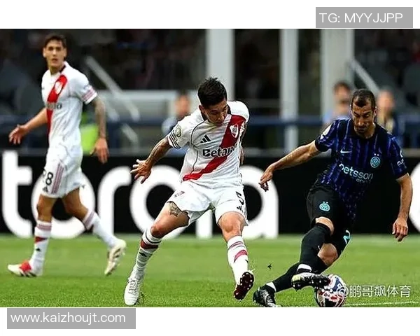 南京城市对阵无锡吴钩激战正酣 双方球员全力以赴争夺胜利