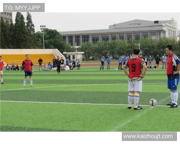 足球世界的激情碰撞与未来发展探析：从技术革新到全球化浪潮